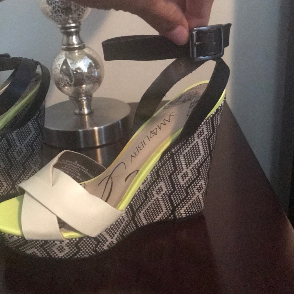 Summer Wedges - Picture 2 of 3